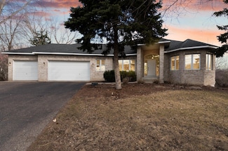 6282 Coyote Ct, Circle Pines, MN 55014