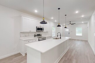 1213 Mill St Unit B, Gainesville, TX 76240