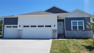 25108 Eagle Vista Dr, Adel, IA 50003