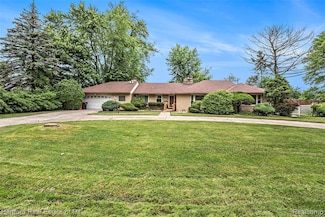 19100 Coral Gables St, Southfield, MI 48076
