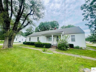 304 W 2nd St, Montrose, MO 64770