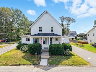 27 Clifton St, Fitchburg, MA 01420