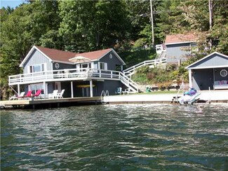 13902 W Lake Rd, Hammondsport, NY 14840
