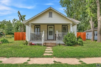 205 Highland Ave, Hoyt, KS 66440