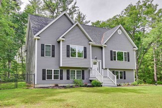 727 Washington St, Barrington, NH 03825