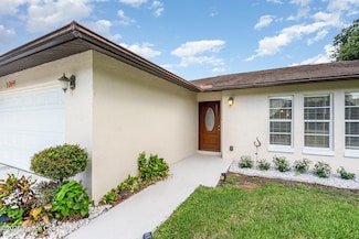 1069 Fairlawn Dr, Rockledge, FL 32955