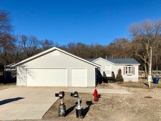 1612 Joy Loy Ln, Milford, IA 51351