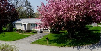 1 Hemlock St, Middletown, RI 02842