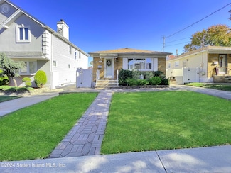 401 Colon Ave, Staten Island, NY 10308