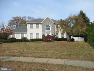 15 Lori Ln, Huntingdon Valley, PA 19006