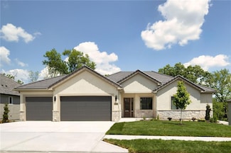 8200 W Lake Dr, Parkville, MO 64152
