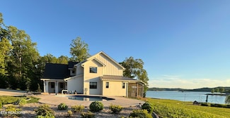 2227 Ted Moore Rd, Dandridge, TN 37725