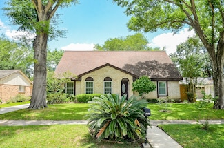 1915 Ashford Hollow Ln, Houston, TX 77077