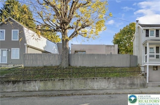 305 E Wilkes Barre St, Easton, PA 18042