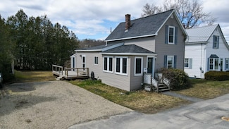 37 7th St, Old Town, ME 04468
