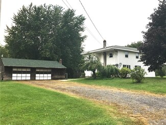 7007 Sloop Landing Rd, Wolcott, NY 14590
