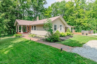 9723 Thwing Rd, Chardon, OH 44024