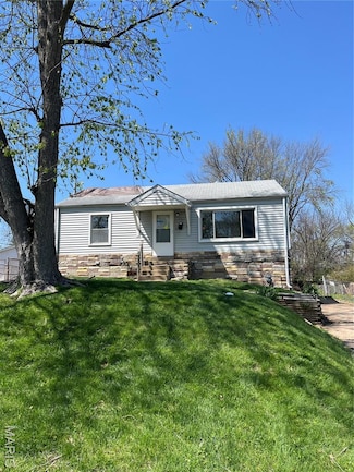 1821 Northfield Dr, Saint Louis, MO 63114