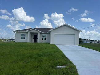 1023 Capri Cir, Labelle, FL 33935