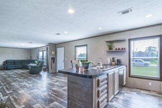 13017 Annette Rd, Angleton, TX 77515
