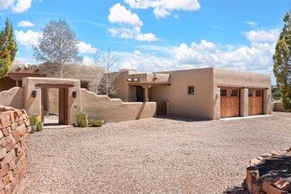 39 Sage Cir, Santa Fe, NM 87506