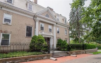 1 Oakwood Terrace Unit 2, Newport, RI 02840