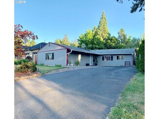7770 SW Taylors Ferry Rd, Portland, OR 97223