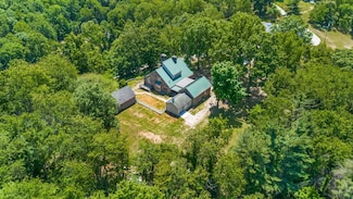 94 Poplar St, Russell, KY 41169