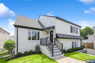 279 Washington Ave, Dumont, NJ 07628