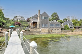 8 Alger Ave, East Greenwich, RI 02818