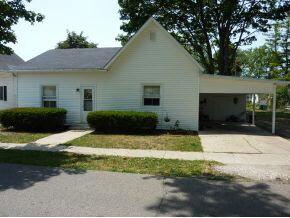 306 N Center St, Akron, IN 46910