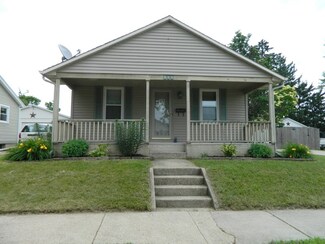 466 N Oakhill Ave, Janesville, WI 53548