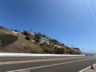 17440 Castellammare Dr, Pacific Palisades, CA 90272