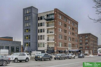 902 Dodge St, Omaha, NE 68102