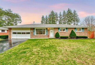 130 Frandee Ln, Rochester, NY 14626