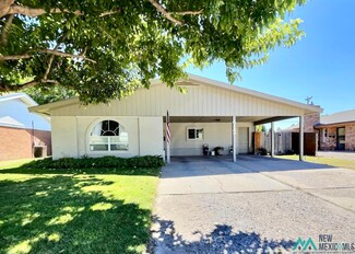 412 La Fonda Dr, Roswell, NM 88201