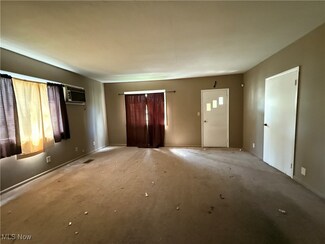 3893 E 55th St, Cleveland, OH 44105