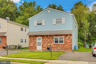 521 Corinthian Ave, Essington, PA 19029