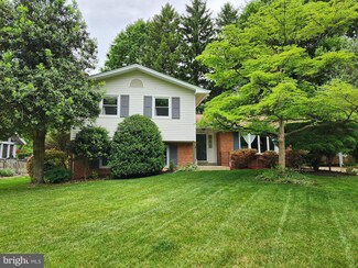 8628 Regency Ct, Annandale, VA 22003