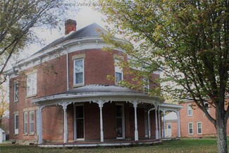 202 Henry St, Ravenswood, WV 26164