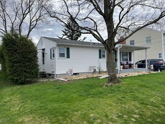 34 Sherwood Terrace, Holyoke, MA 01040