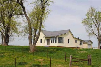 318 N Rhea St, Morganfield, KY 42437