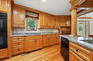 741 Goodlet Cir, Weston, MO 64098