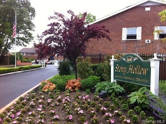 460 Old Town Rd Unit 10E, Port Jefferson Station, NY 11776