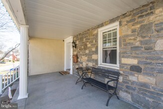 218 Fairhill Rd, Morton, PA 19070