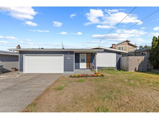 3449 Spruce St, North Bend, OR 97459