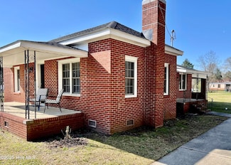 402 N Front St, Hamilton, NC 27840