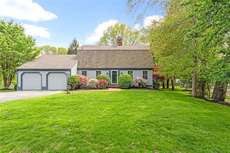 40 Wood Ave, Narragansett, RI 02882