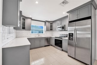 5380 SW 3rd St, Plantation, FL 33317
