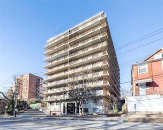 687 Bronx River Rd Unit 3J, Yonkers, NY 10704
